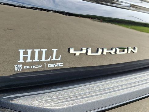 Used 2024 GMC Yukon SLT w/ SLT Premium Package AWD/4WD image 24