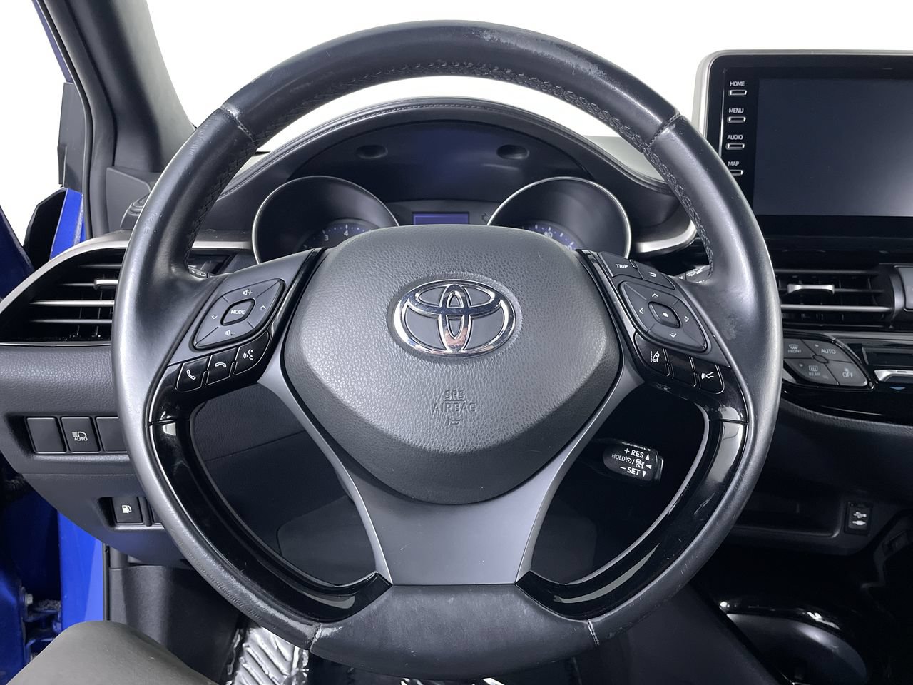 Used 2019 Toyota C-HR XLE FWD image 14