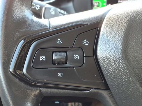 Used 2022 Chevrolet Bolt EUV LT w/ Convenience Package image 26