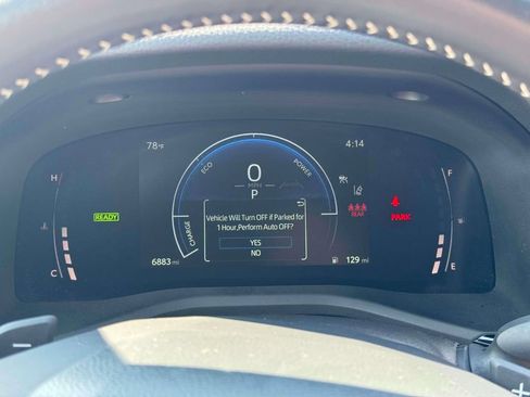Used 2025 Toyota Camry SE AWD/4WD image 27