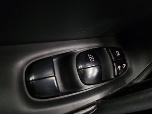 Used 2019 Nissan Rogue SL image 27