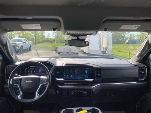 Used 2025 Chevrolet Silverado 1500 LT AWD/4WD image 21