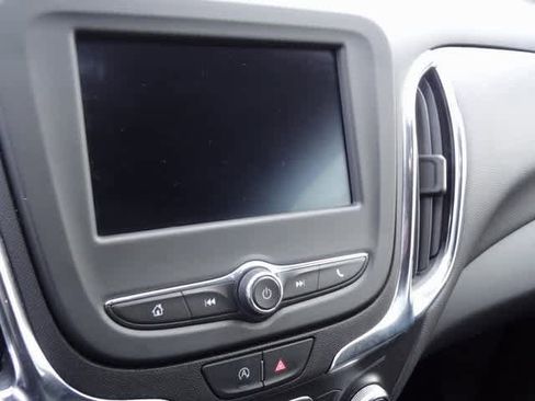 Used 2024 Chevrolet Equinox LT image 10