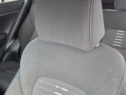 Used 2018 Kia Sportage LX image 13