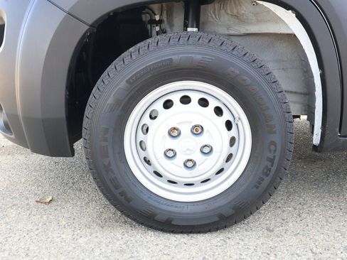 Used 2024 RAM ProMaster 2500 w/ Convenience Group image 9