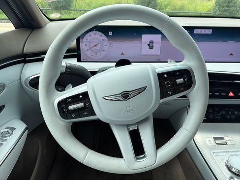 Certified 2026 Genesis GV70 2.5T Advanced AWD/4WD image 14