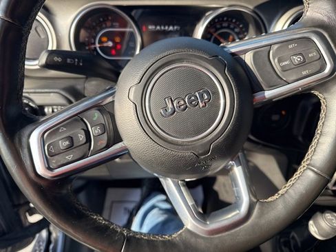 Used 2022 Jeep Wrangler Unlimited Sahara w/ Cold Weather Group image 19