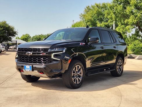 Used 2023 Chevrolet Tahoe Z71 w/ Z71 Off-Road Package AWD/4WD image 3