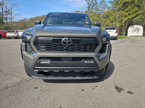 Used 2025 Toyota Tacoma TRD Off-Road w/ TRD Off Road Premium Package AWD/4WD image 8
