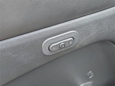 Used 2012 Jeep Grand Cherokee Overland image 11