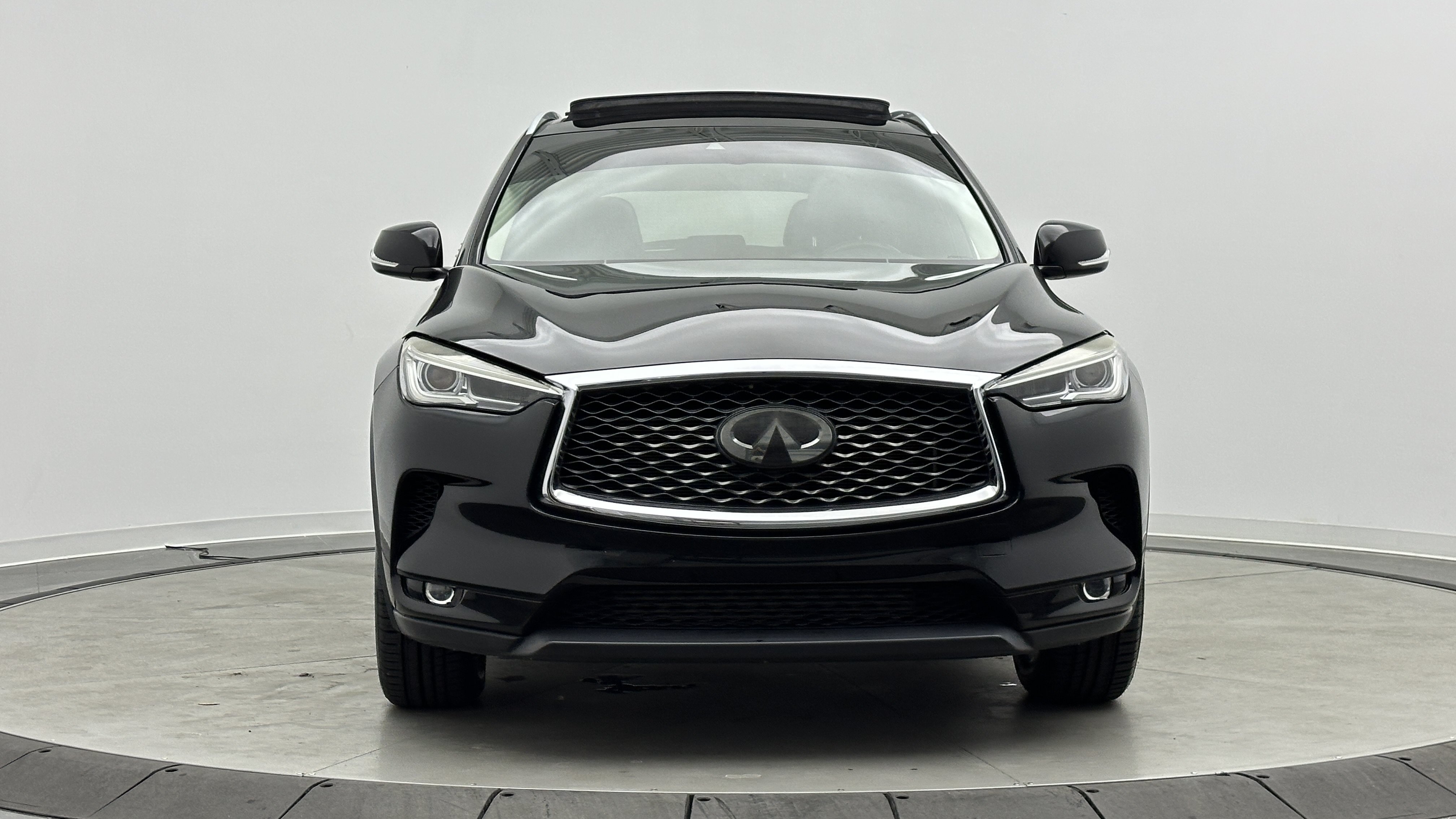 Used 2021 INFINITI QX50 Luxe FWD image 2