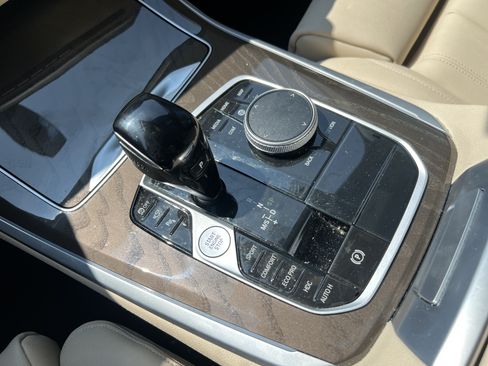 Used 2022 BMW X5 xDrive40i w/ Premium Package AWD/4WD image 26