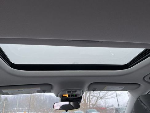 New 2026 Chevrolet Trax LT w/ Sunroof Package FWD image 17