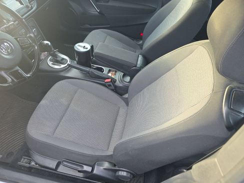 Used 2017 Volkswagen Beetle 1.8T S image 12