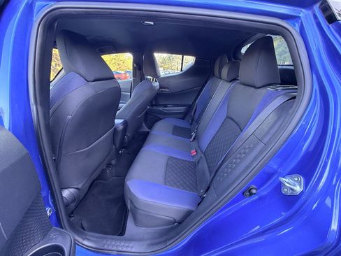 Used 2022 Toyota C-HR XLE FWD image 11