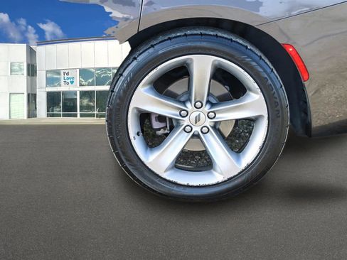Used 2018 Dodge Charger R/T image 6