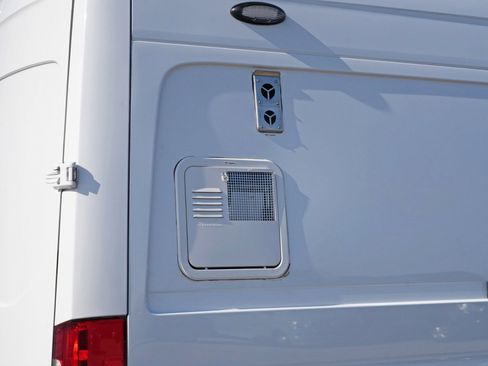 Used 2023 Mercedes-Benz Sprinter 3500 w/ Acoustic Package image 57