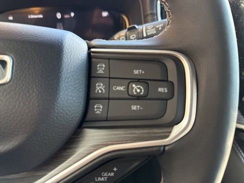 Used 2024 Jeep Wagoneer Series II image 14