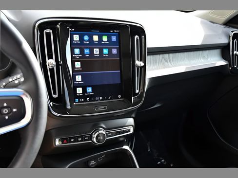 Certified 2023 Volvo XC40 B5 Plus w/ Protection Package Premier AWD/4WD image 20