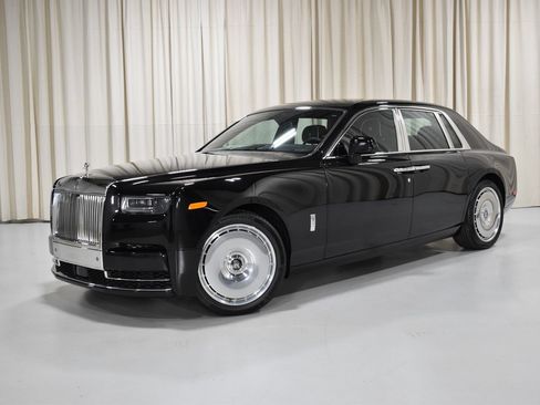 New 2027 Rolls-Royce Phantom Sedan RWD image 1