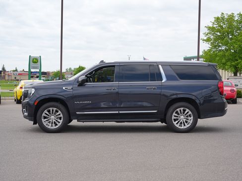 Used 2023 GMC Yukon XL SLT AWD/4WD image 6