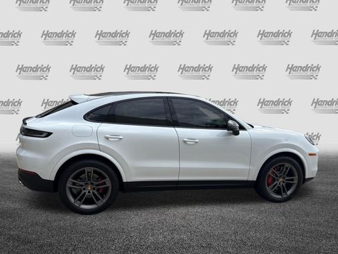 Used 2024 Porsche Cayenne S AWD/4WD image 11
