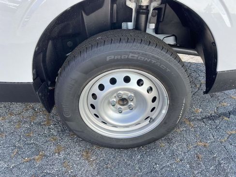 New 2025 Ford Maverick XL image 21