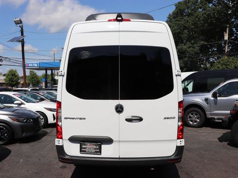 Used 2025 Mercedes-Benz Sprinter 2500 image 4