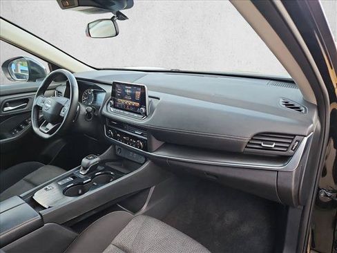 Used 2025 Nissan Rogue SV FWD image 21