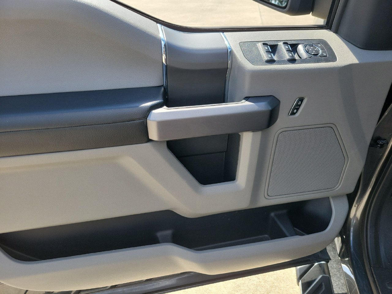Used 2020 Ford F150 XLT w/ Equipment Group 302A Luxury RWD image 13