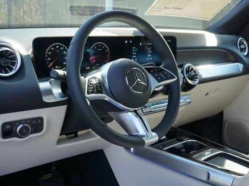 New 2026 Mercedes-Benz GLB 250 image 10