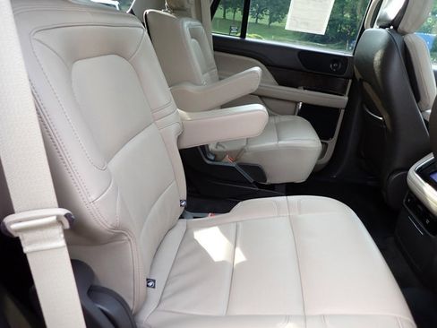 Certified 2024 Lincoln Navigator Premiere image 13