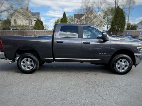 New 2025 RAM 2500 Big Horn AWD/4WD image 4
