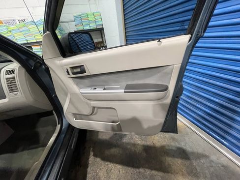 Used 2012 Ford Escape XLT image 17