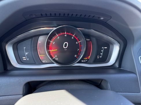 Used 2017 Volvo XC60 T6 Dynamic w/ Climate Package AWD/4WD image 11