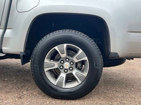 Used 2016 Chevrolet Colorado Z71 AWD/4WD image 12