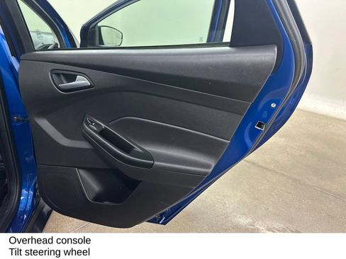 Used 2018 Ford Focus SE w/ SE Appearance Package FWD image 25