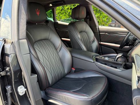 Used 2022 Maserati Levante Modena AWD/4WD image 35