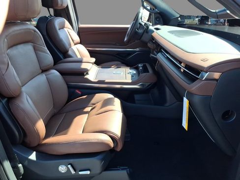 New 2026 Lincoln Navigator Reserve AWD/4WD image 13