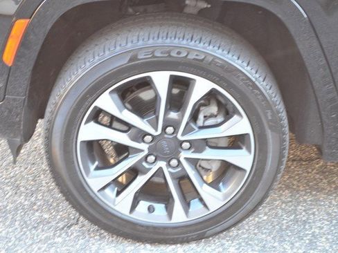 Used 2023 Jeep Grand Cherokee L Overland image 13