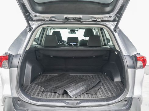 Used 2022 Toyota RAV4 XLE w/ Convenience Package AWD/4WD image 16