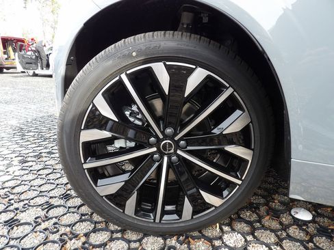 New 2026 Volvo XC60 B5 Ultra w/ Protection Package Premier AWD/4WD image 31