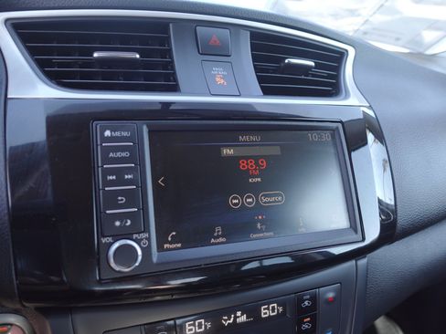 Used 2019 Nissan Sentra SV w/ Special Edition Package FWD image 18
