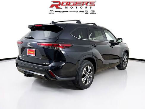 Certified 2024 Toyota Highlander XLE AWD/4WD image 13
