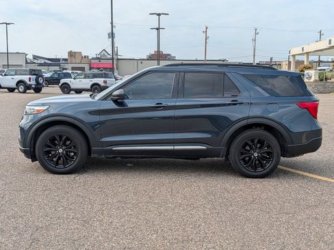 Used 2024 Ford Explorer XLT w/ Equipment Group 202A AWD/4WD image 2
