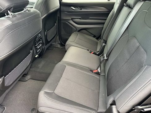 New 2026 Jeep Grand Cherokee L 4WD image 17