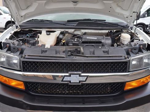 Used 2018 Chevrolet Express 3500 LT w/ LT Preferred Equipment Group RWD image 26