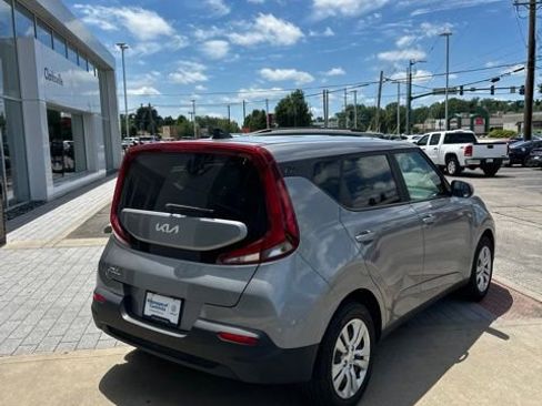 Used 2022 Kia Soul LX FWD image 8