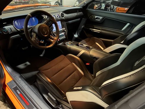 Used 2020 Ford Mustang Shelby GT500 w/ Carbon Fiber Track Pack RWD image 5