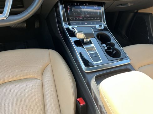 Used 2023 Audi Q8 Premium Plus w/ Premium Plus Package AWD/4WD image 23